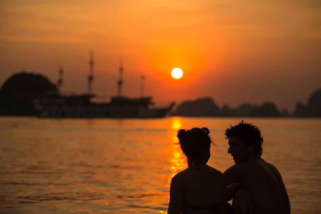 Dragon Legend Cruise Hotel Ha Long Exterior photo