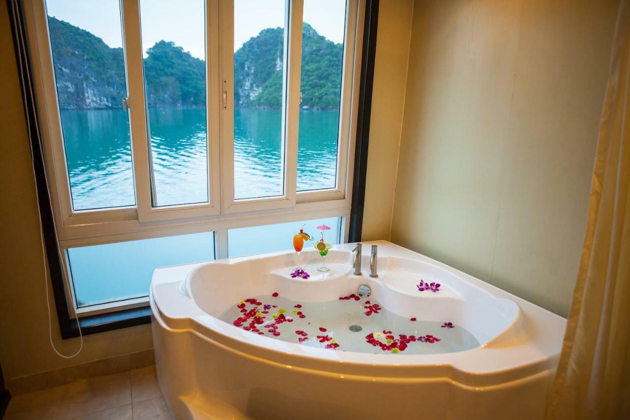 Dragon Legend Cruise Hotel Ha Long Exterior photo